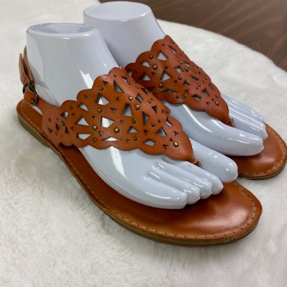 Rock & Candy by ZiGi Studded Cut‎ Out Thong Sandals, size 8.5